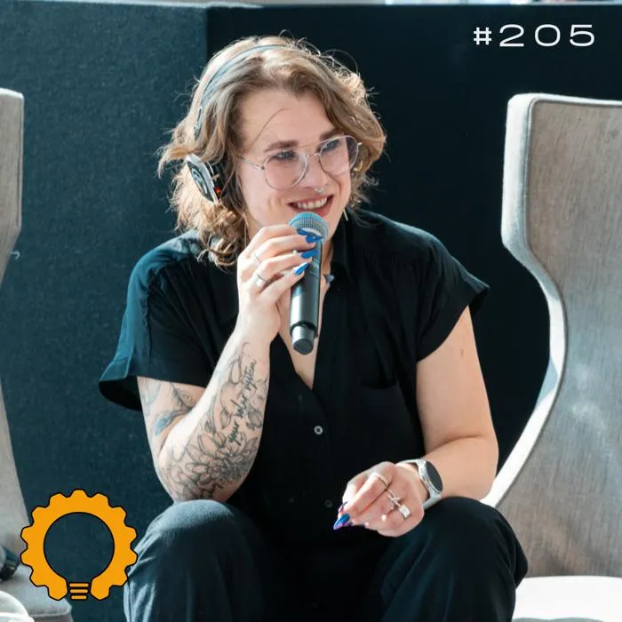 Details zur Podcast Episode #205 Staff, Principal, WTF? Karriereleitern und Erwartungshaltungen mit Lena Reinhard